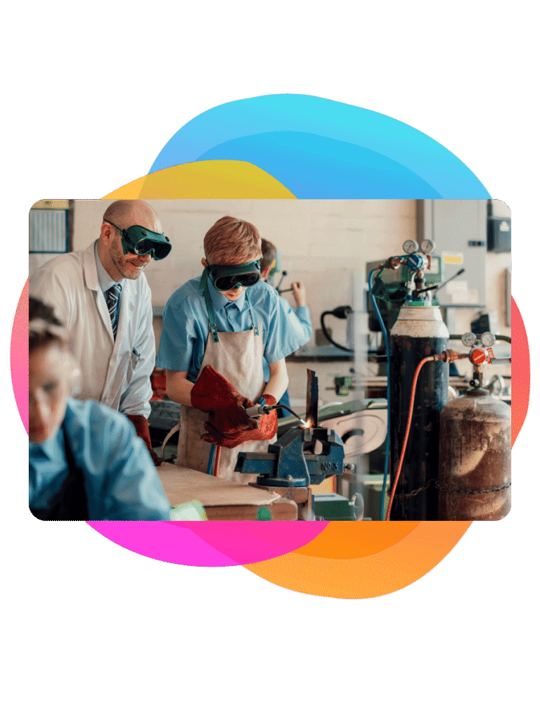 A design technology lesson in a school - Bee Digital marketing agency